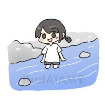 川遊びする女の子