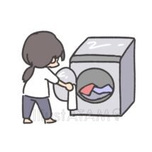 洗濯機を使う女の子